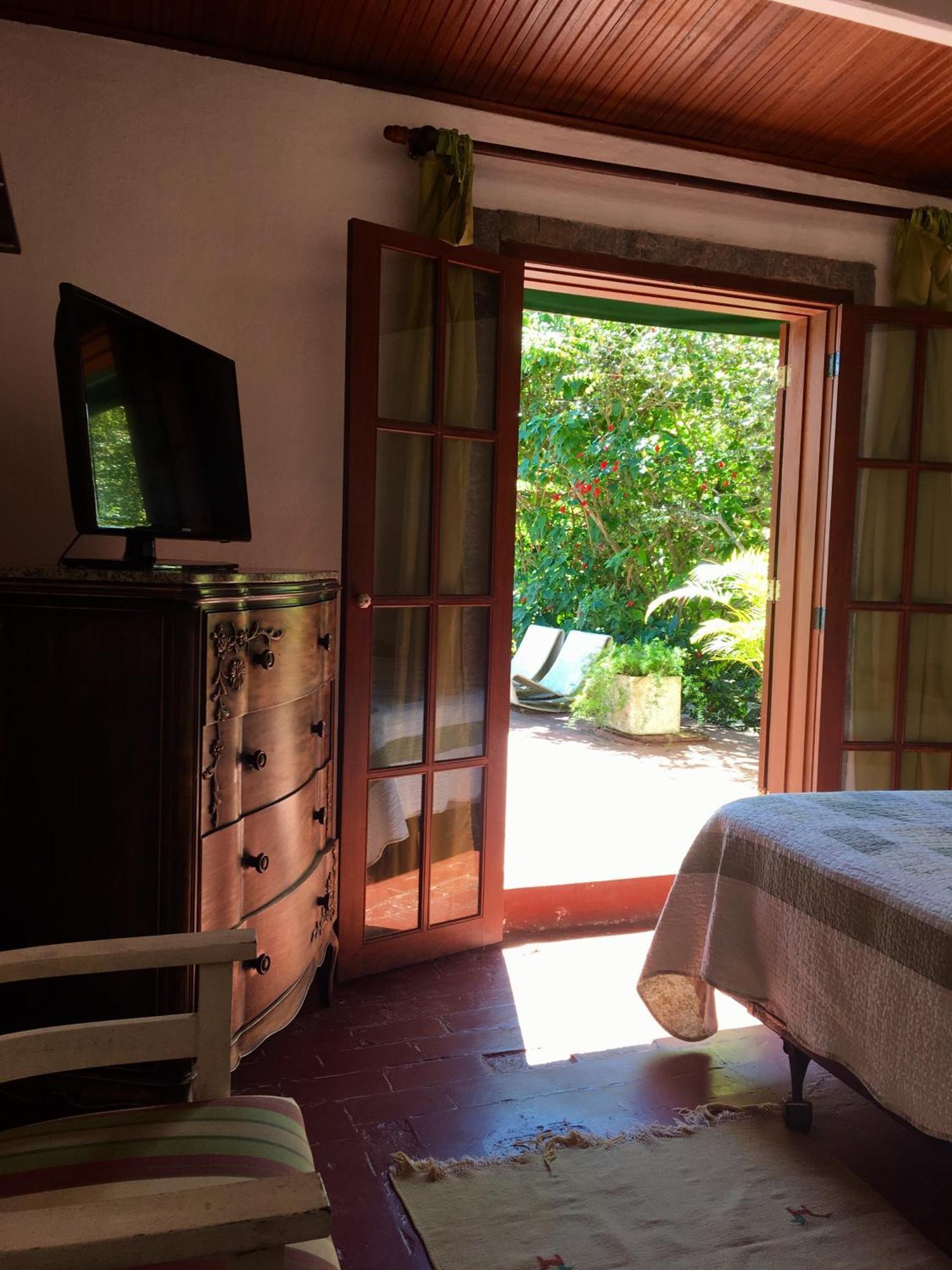 Yucas Buzios Sul Bed & Breakfast Exterior photo